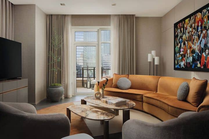 Room 51 of 114