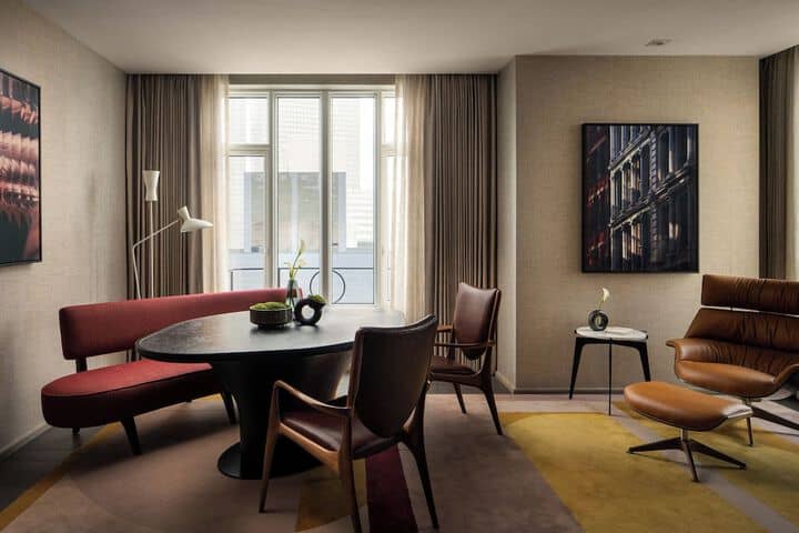 Room 48 of 114