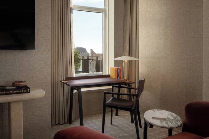 Room 35 of 114
