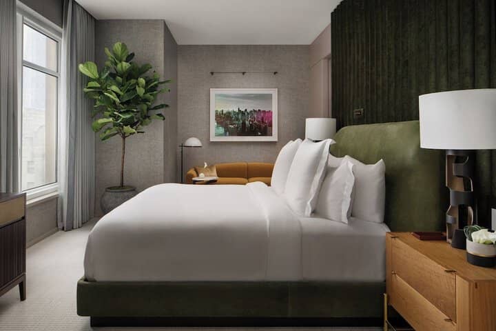 Room 28 of 114